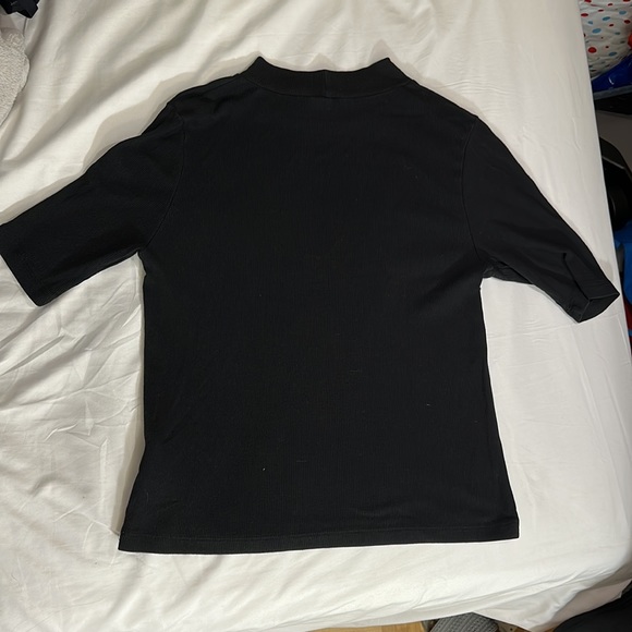 Black top - Picture 2 of 3